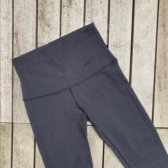 LULULEMON Long Black Pocketed Athletic Leggings - Picture 5 of 8